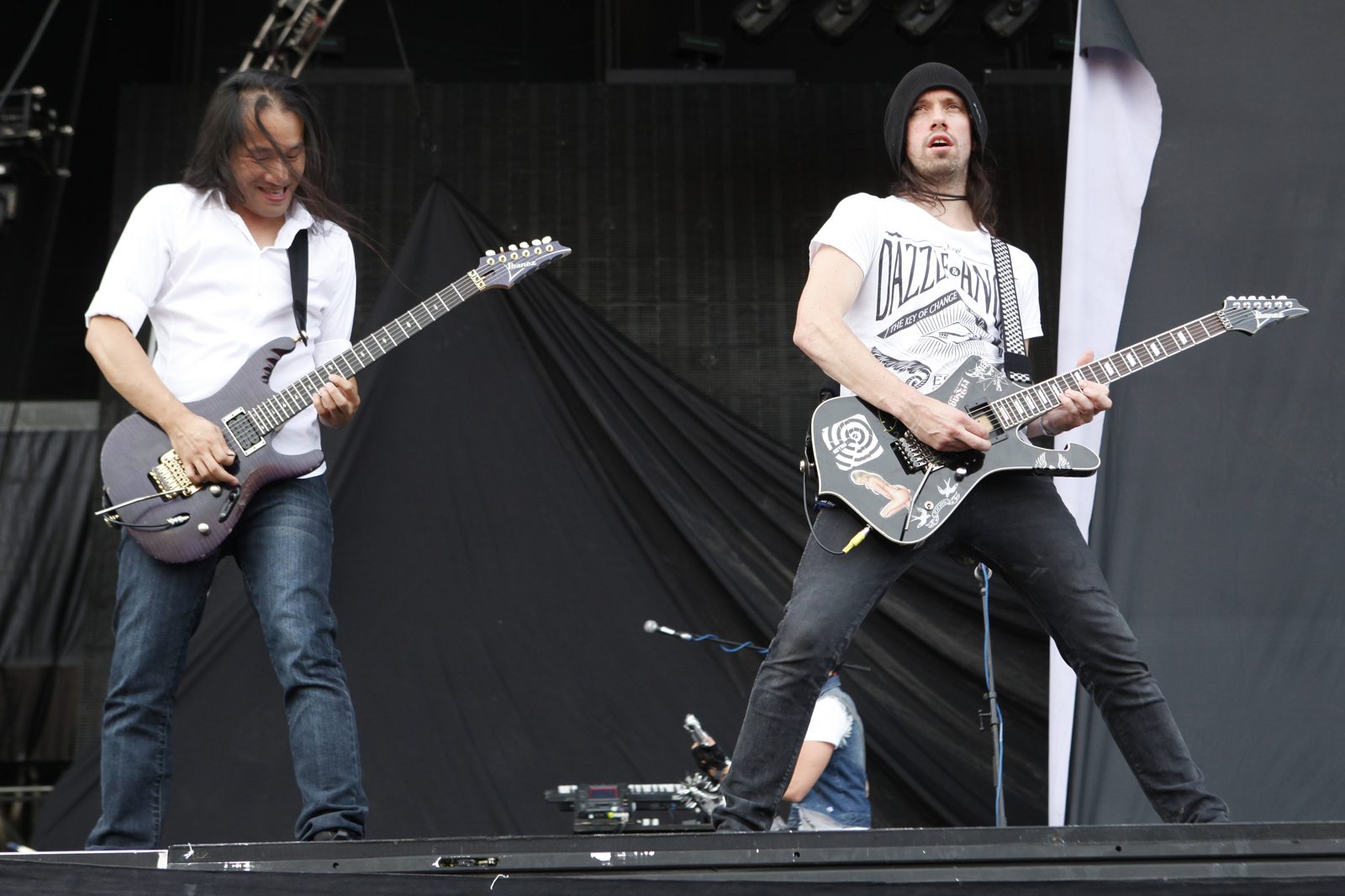 Herman Li y Sam Totman de DragonForce en vivo