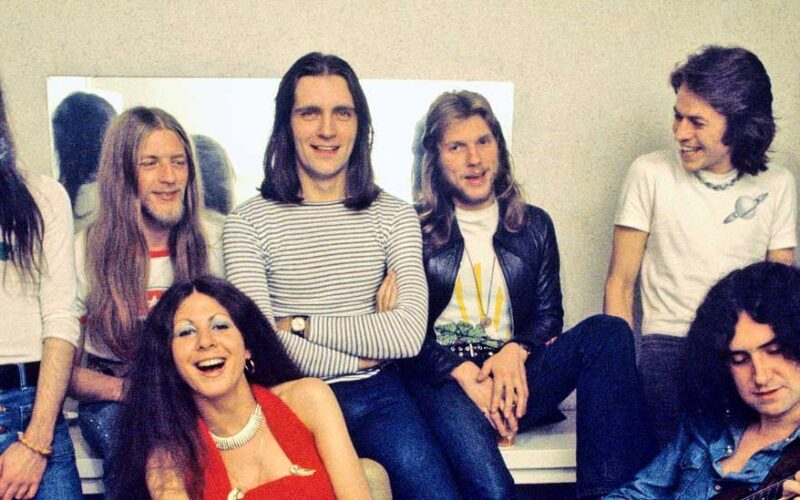 Vinegar Joe publica su definitivo disco titulado Six Star General