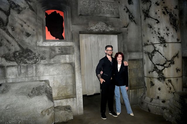 Ozzy Osbourne inaugura su propia casa del terror en Hollywood