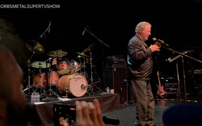 William Shatner interpreta temas de Metallica y Motörhead