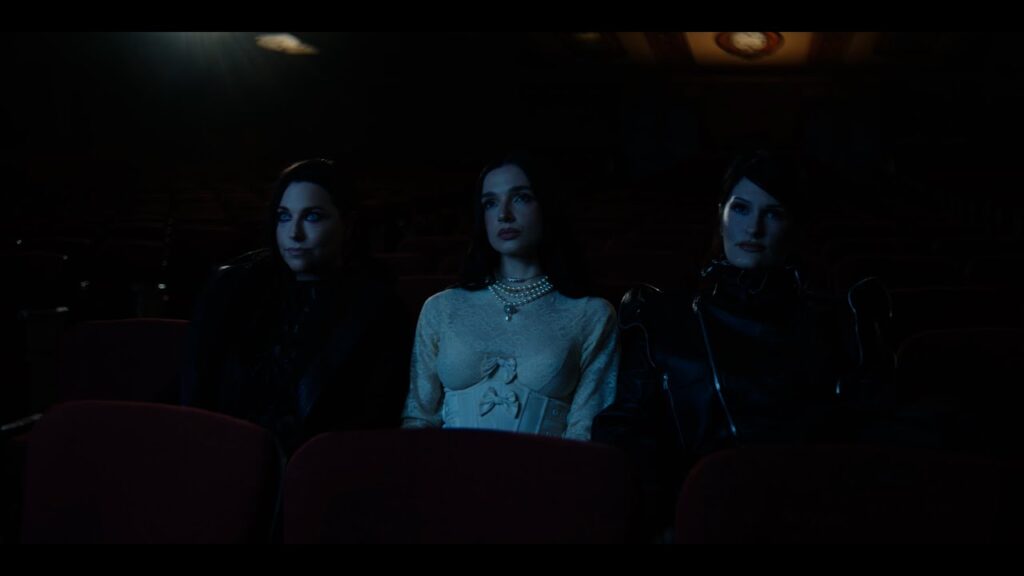 Evanescence, Poppy y Courtney LaPlante interpretan End of You en directo
