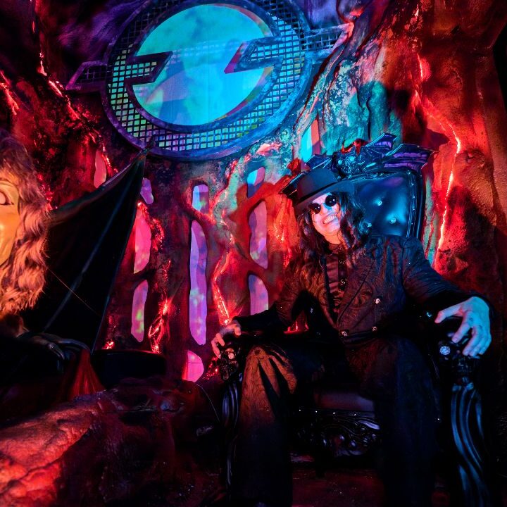 Ozzy Osbourne inaugura una terrorífica experiencia en Universal Studios