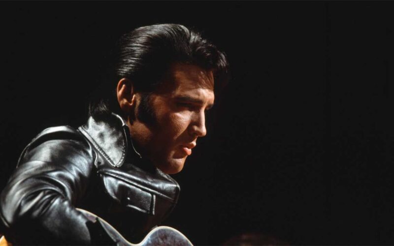 Elvis Presley transformo la musica moderna y el rock and roll