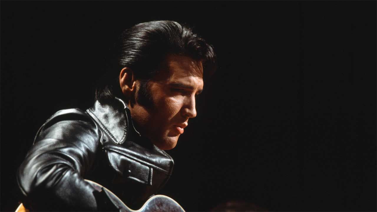 Elvis Presley transformo la musica moderna y el rock and roll