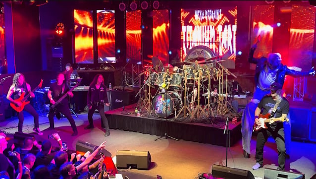 Nicko McBrain de Iron Maiden debuta con su banda Titanium Tart