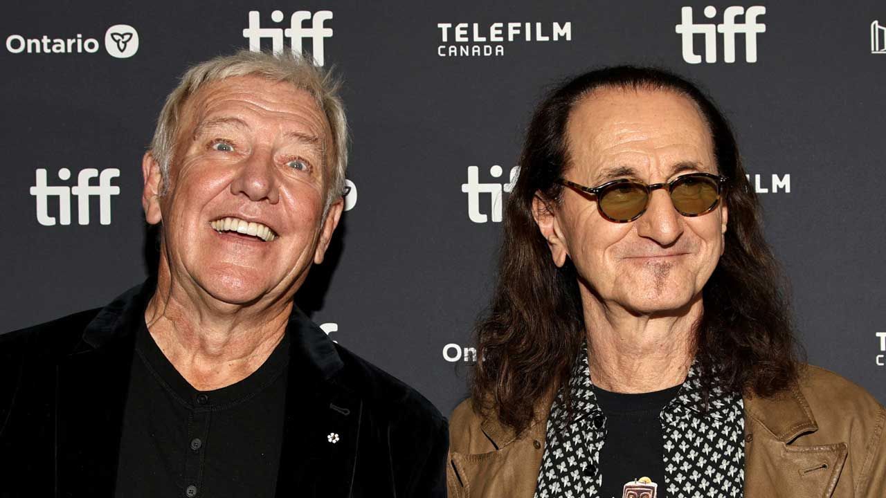 Geddy Lee y Alex Lifeson honran a Neil Peart en Toronto