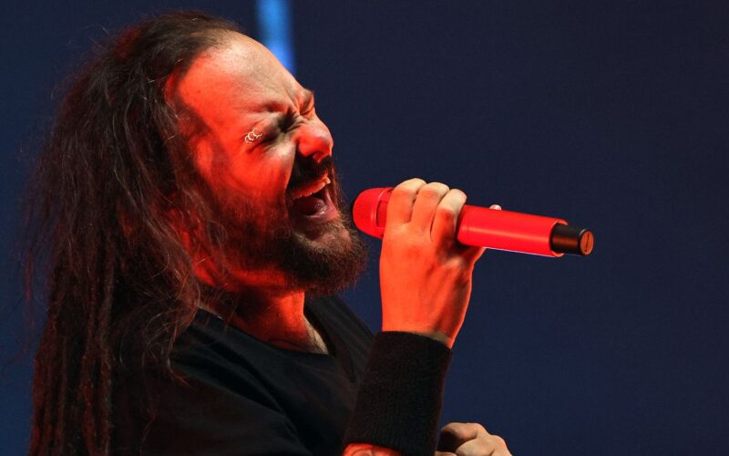 Korn regresa al Reino Unido con un potente concierto en vivo
