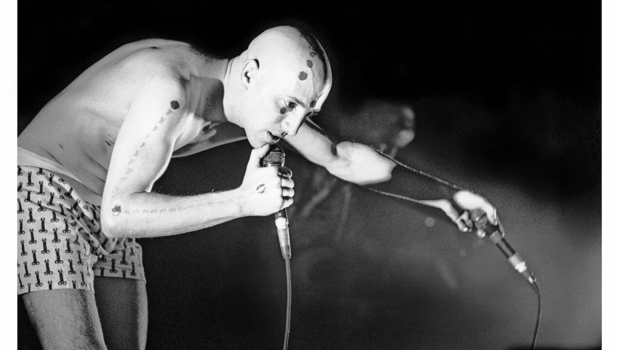 Periodista confiesa que se durmio en un concierto de Tool