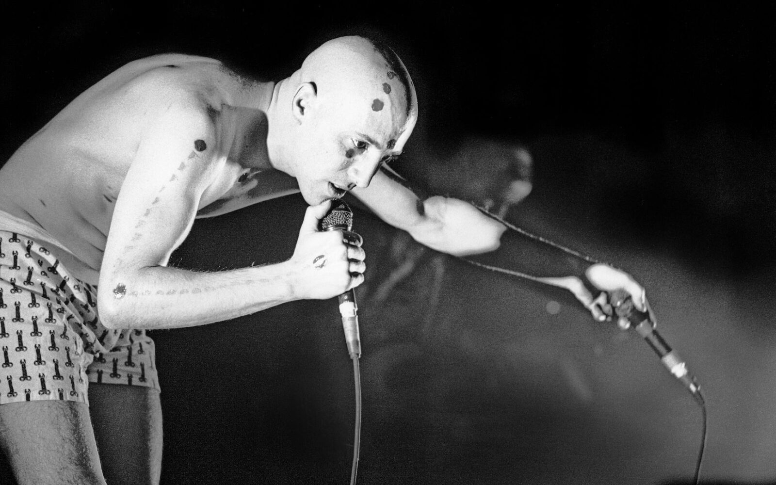 Periodista confiesa que se durmio en un concierto de Tool