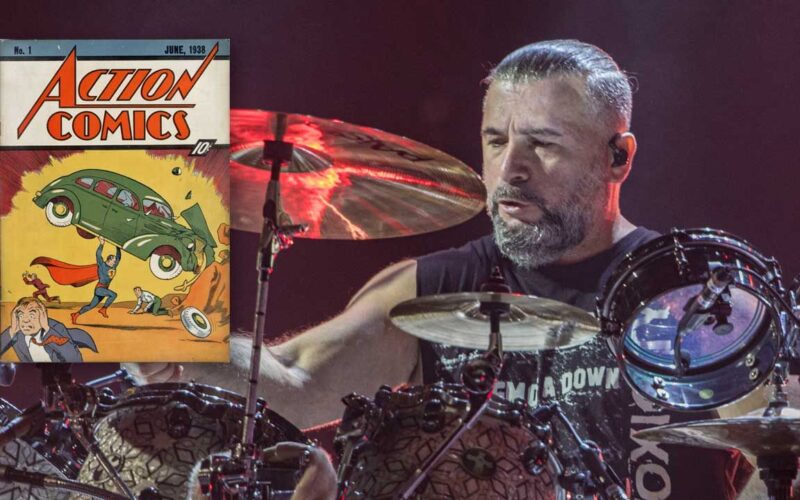 John Dolmayan gasta una fortuna en historietas de Superman
