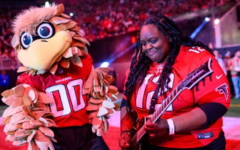 Diamond Rowe de Tetrarch deslumbra a miles de fans de la NFL