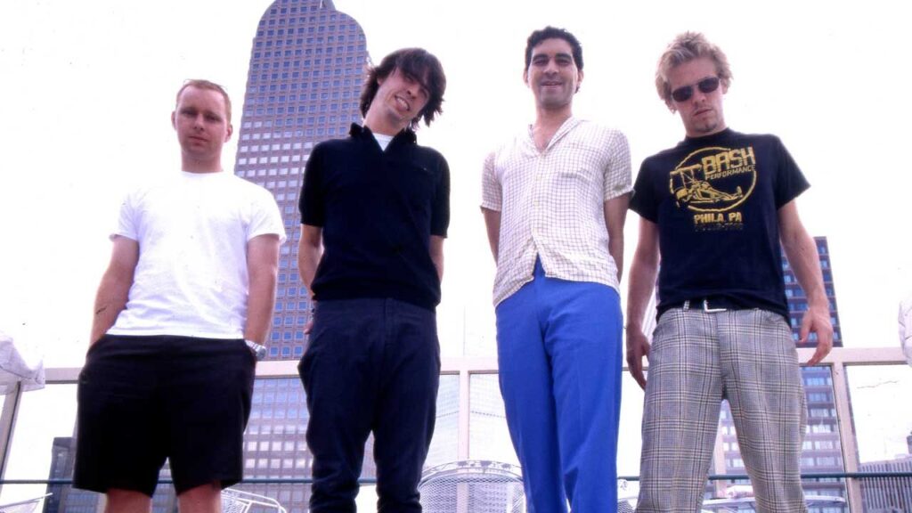 Foo Fighters rescata su legendaria versión de Baker Street tras casi tres décadas