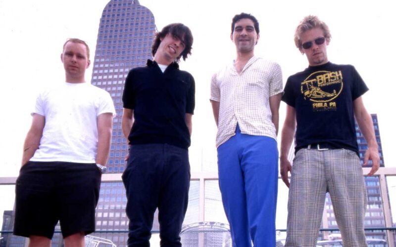 Foo Fighters rescata su legendaria versión de Baker Street tras casi tres décadas