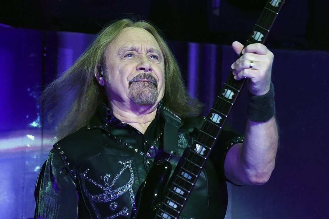 Ian Hill protagoniza su ultimo concierto historico con Judas Priest