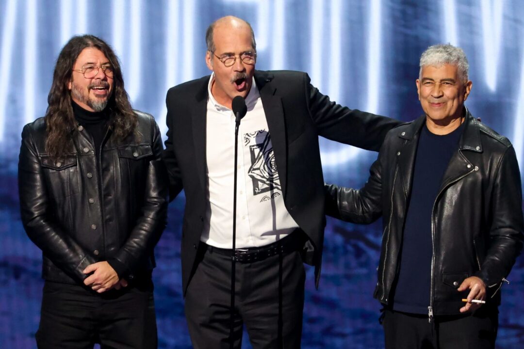 Nirvana recibe el premio Video Vanguard en los MTV VMAs