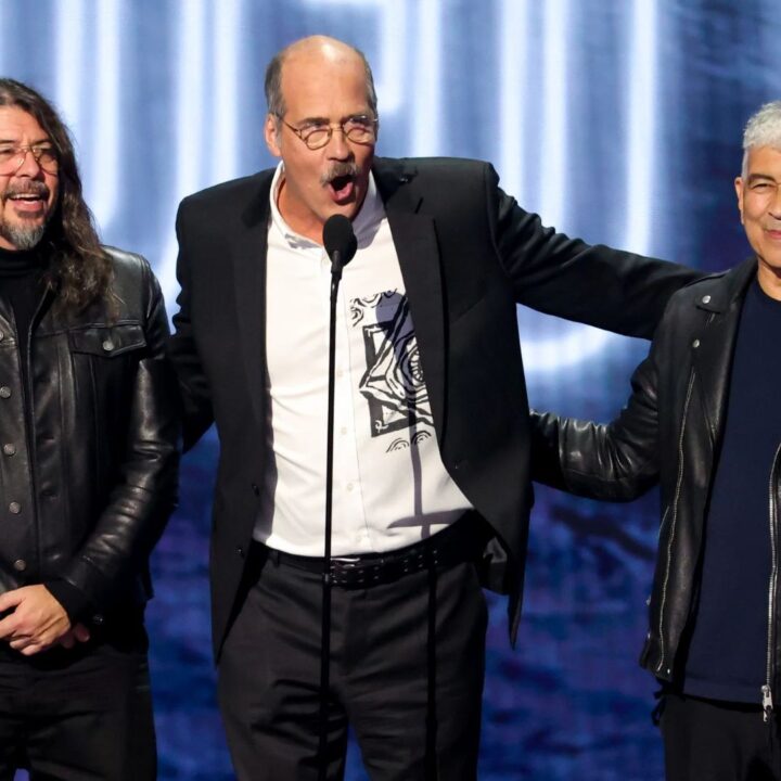 Nirvana recibe el premio Video Vanguard en los MTV VMAs