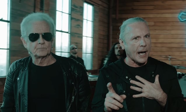Graham Bonnet y Bruce Dickinson unen fuerzas en un nuevo sencillo