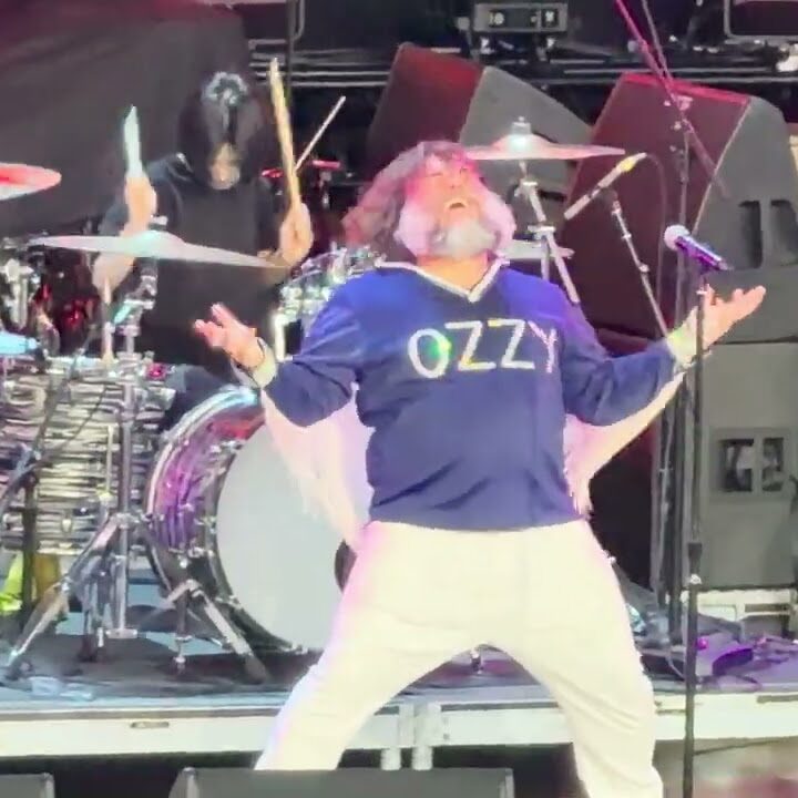 Jack Black interpreta War Pigs junto a Geezer Butler en festival