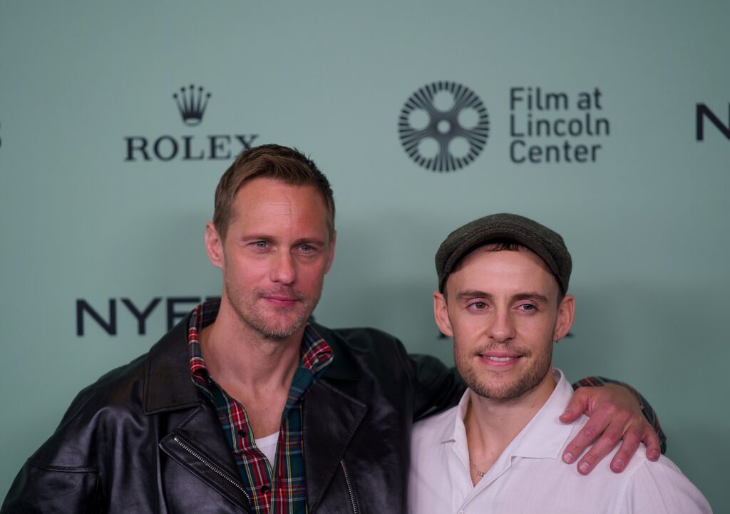 Alexander Skarsgård y el director Harry Lighton en el Festival de Cine de Nueva York 2025, actor del video Mr Charm de los Rolling Stones