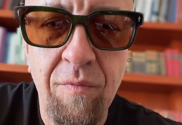 Shavo Odadjian afirma que tocar en estadios con System of a Down es pura diversion
