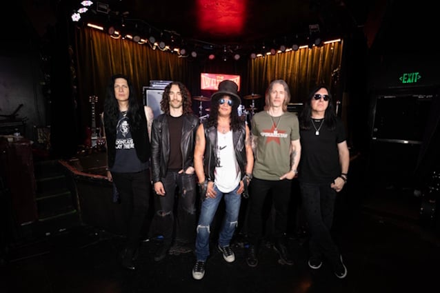 Slash explica el significado oculto de Flying Blind