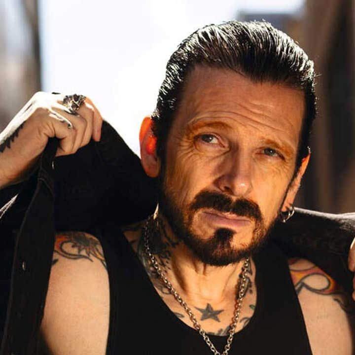 Ricky Warwick revela salvajes anecdotas con leyendas del rock